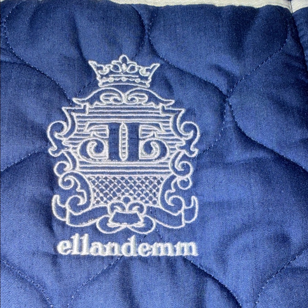 Elle and Emm Toile Reversible Beach Quilted Tote Blue And White - Picture 5 of 9